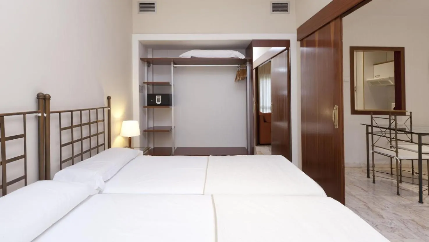 Apartment Apartamentos Vertice Bib Rambla Sevilla Spanien
