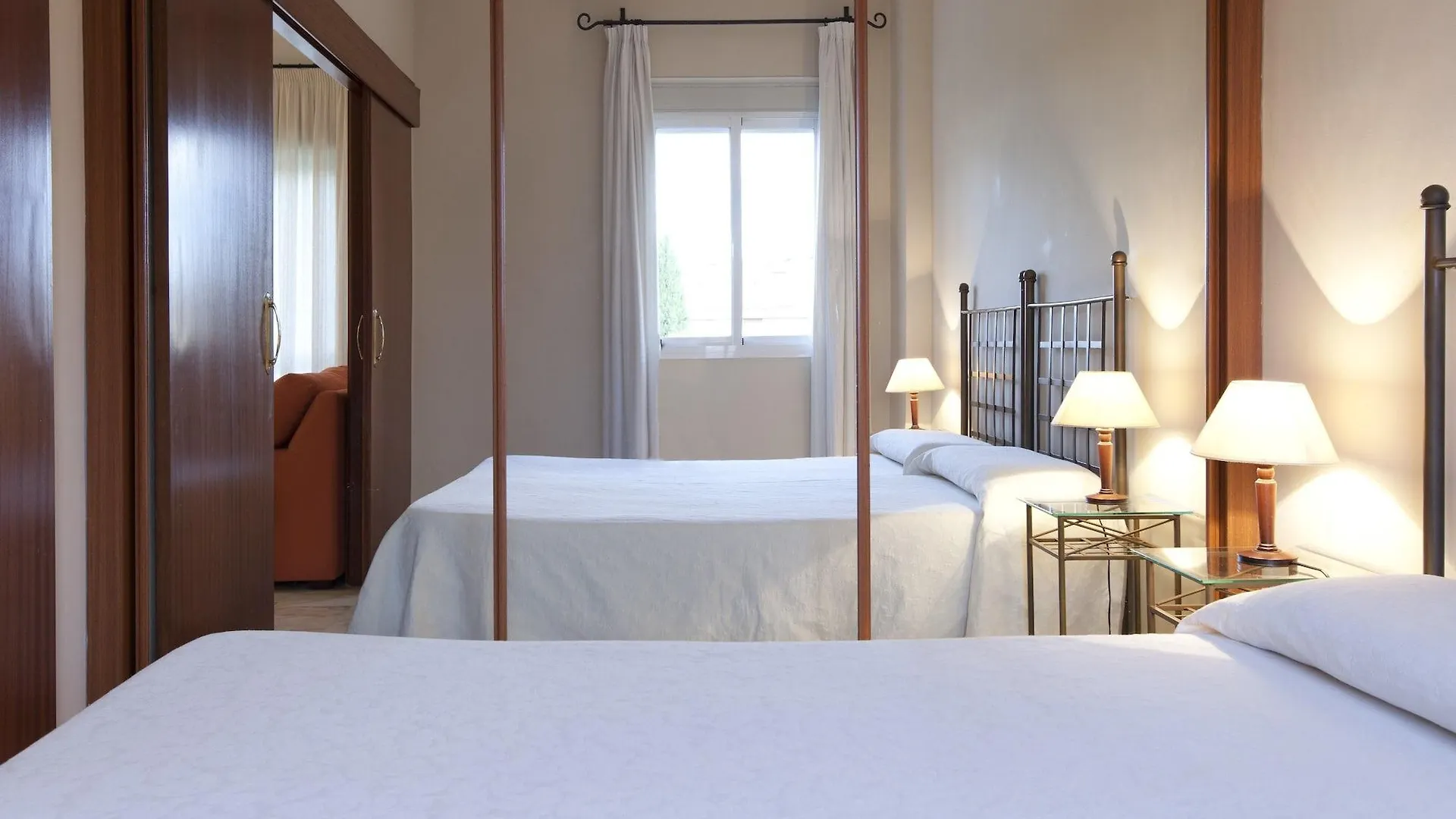 Apartamentos Vértice Bib Rambla Sevilla 0*,